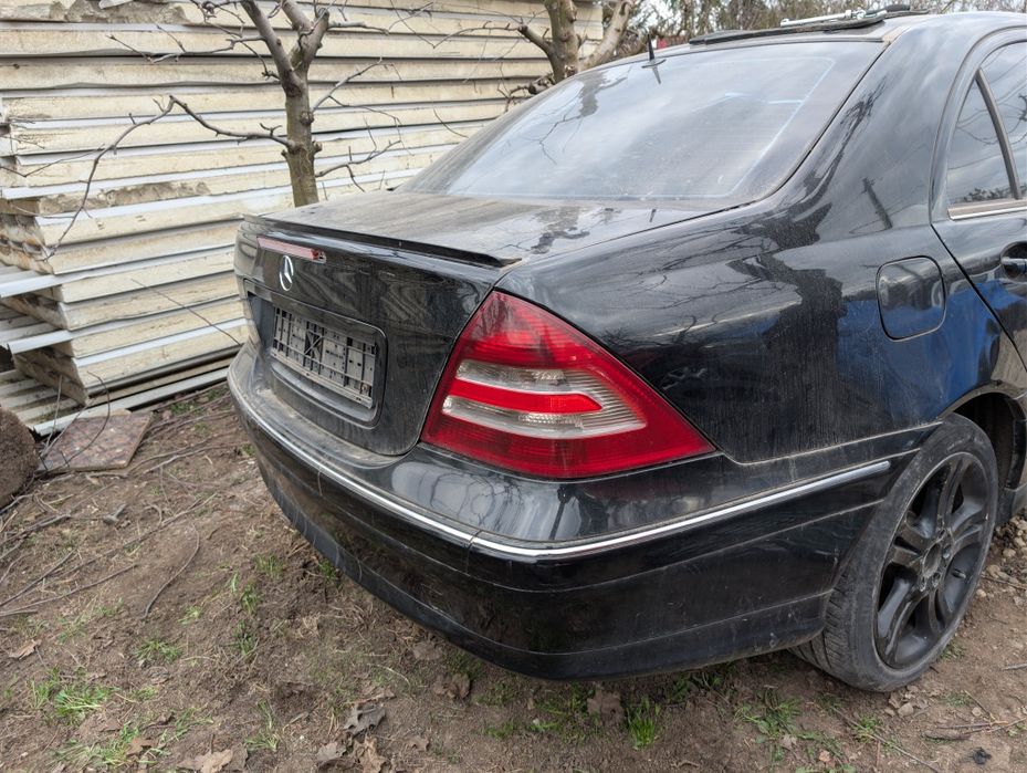Dezmembrez Mercedes W203 Facelift 2005 C220 CDI OM646 orice piesa