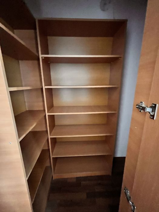 2 dulapuri cu 6 rafturi