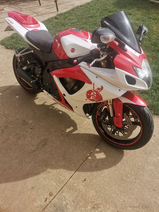 Suzuki gsxr 600  k7