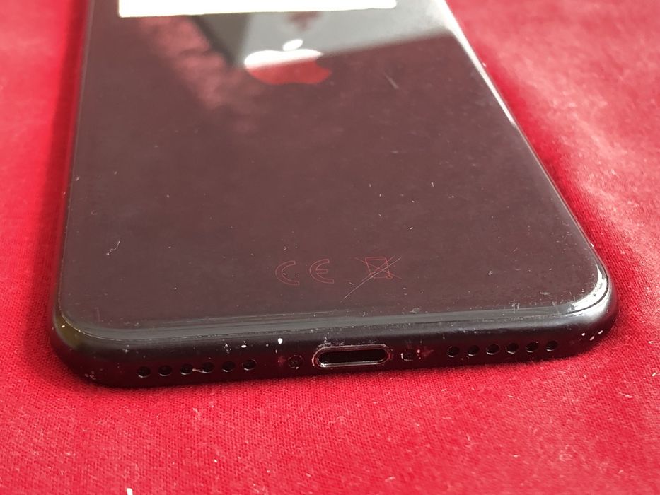 Iphone SE baterie 98% 128gb