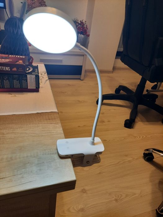Vand lampa LED cu clema reincarcabila