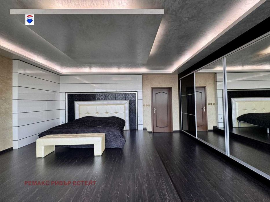 Продава се Промишлена сграда в Горна Оряховица - 4342 кв.м за 588 €/кв.м - Снимка #8