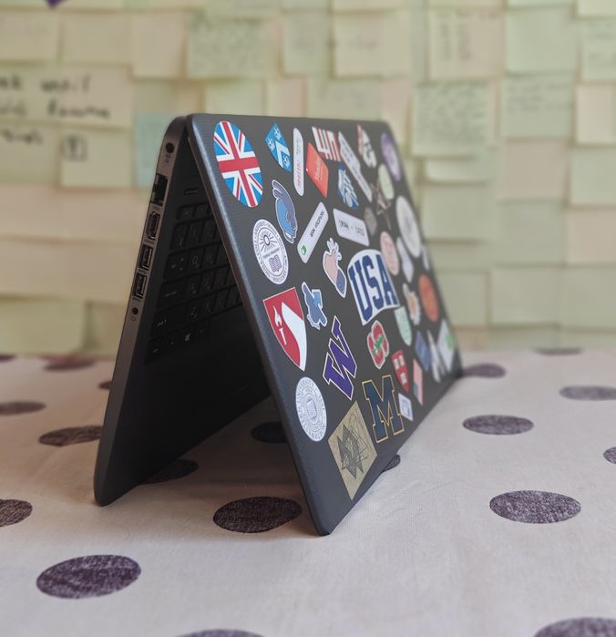 HP 250G7, dokumentlari bor qoshimcha simsiz sichqoncha qoshib beriladi