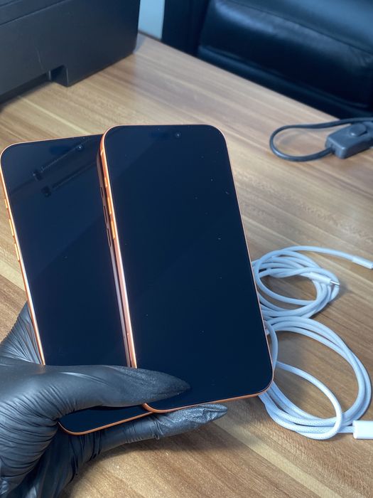 iPhone 17 Pro Max • 256 GB • Cosmic Orange