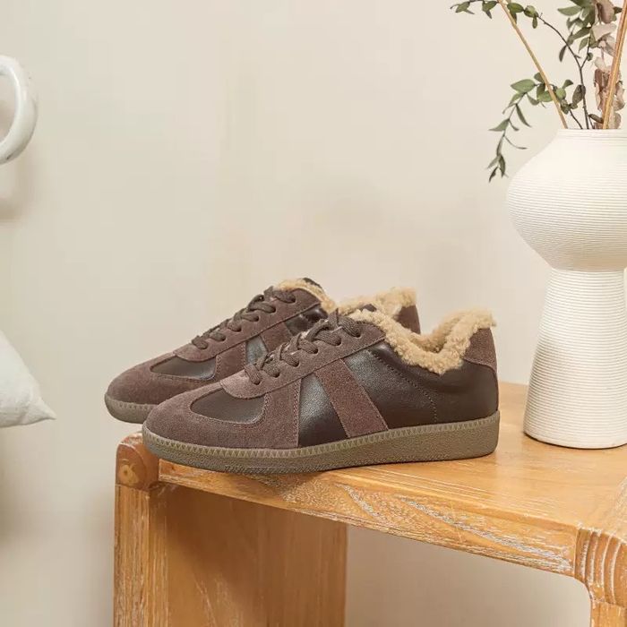 Женская кросовка