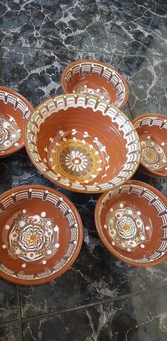 Троянска керамика. сервиз,  за хранене 5 купи  малки +1 голяма