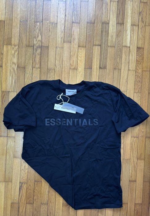 Tricou negru essentials