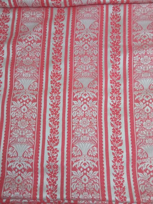 Ткань новая на занавески в рулоне и две штуки б/у