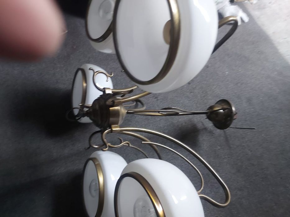 Продам кованую люстру,