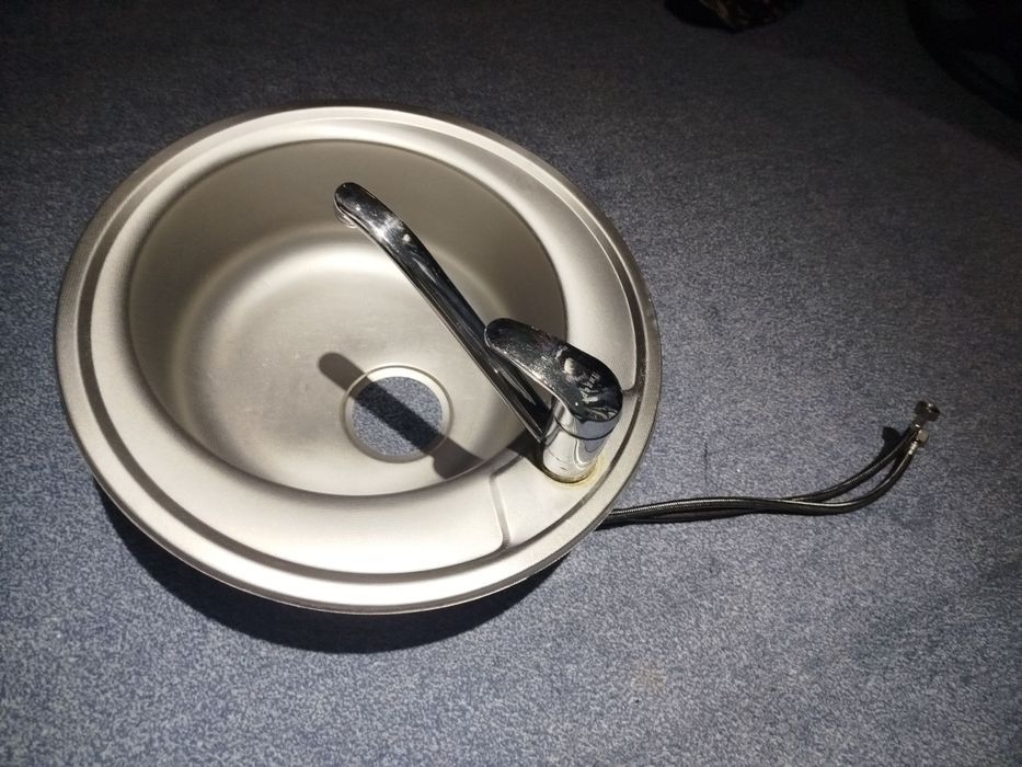 Срочно мойка со смесителем толстый металл