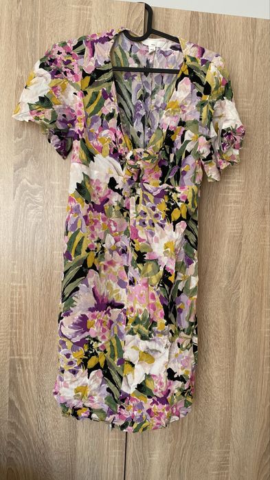 Rochie gravida decolteu, nod decorativ, maneci fluture