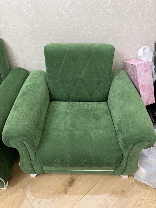 Диван и два кресла