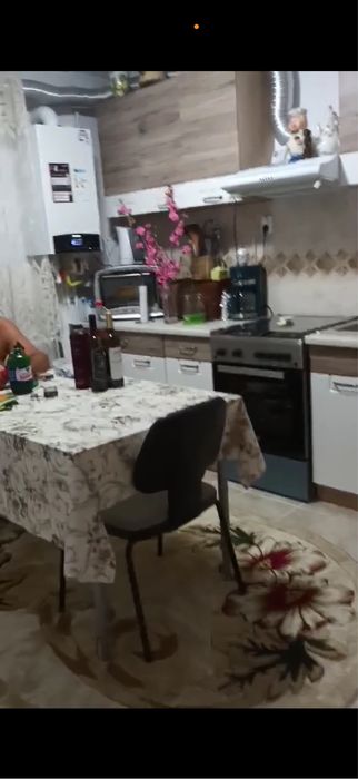 Vand  apartament cu 3 camere detalii in privat