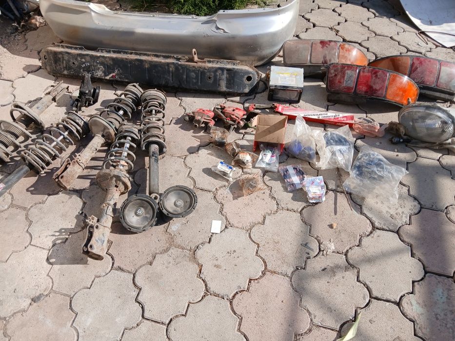 Целика Celica  запчасти продам