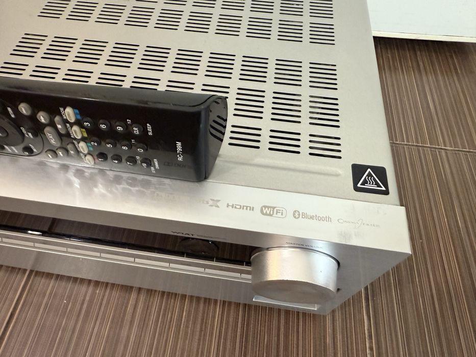 Onkyo TX-NR646 Bluetooth Wi-Fi