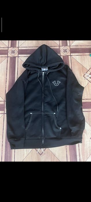 Продам кофты новые и немного поношенное