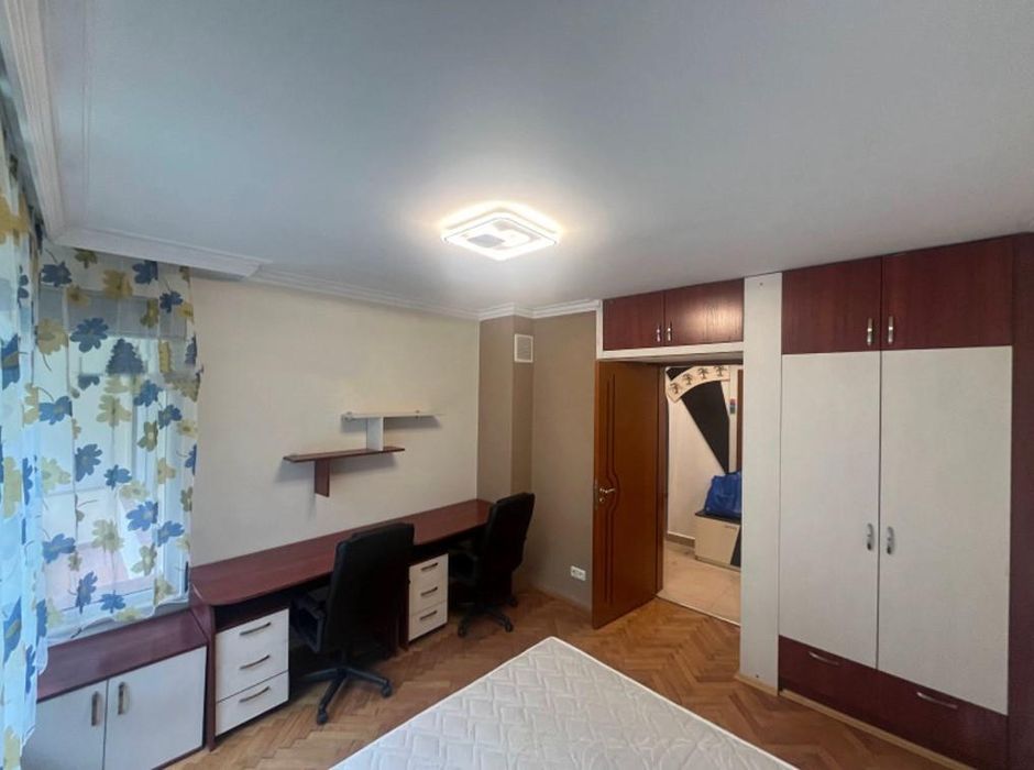 Дава се под наем Тристаен апартамент в София, Хиподрума - 95 кв.м за 747.66 € - Снимка #5