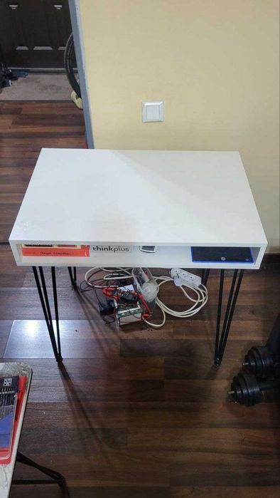 Стол для макияжа стол туалетный с полкой