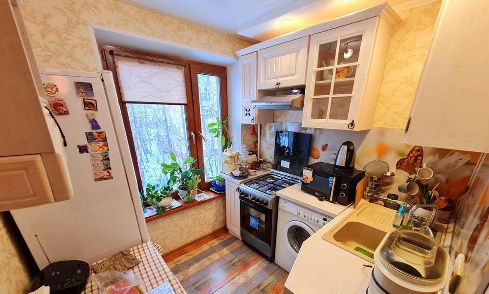 Комната в квартире для девушек