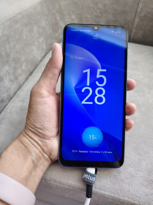 продается телефон