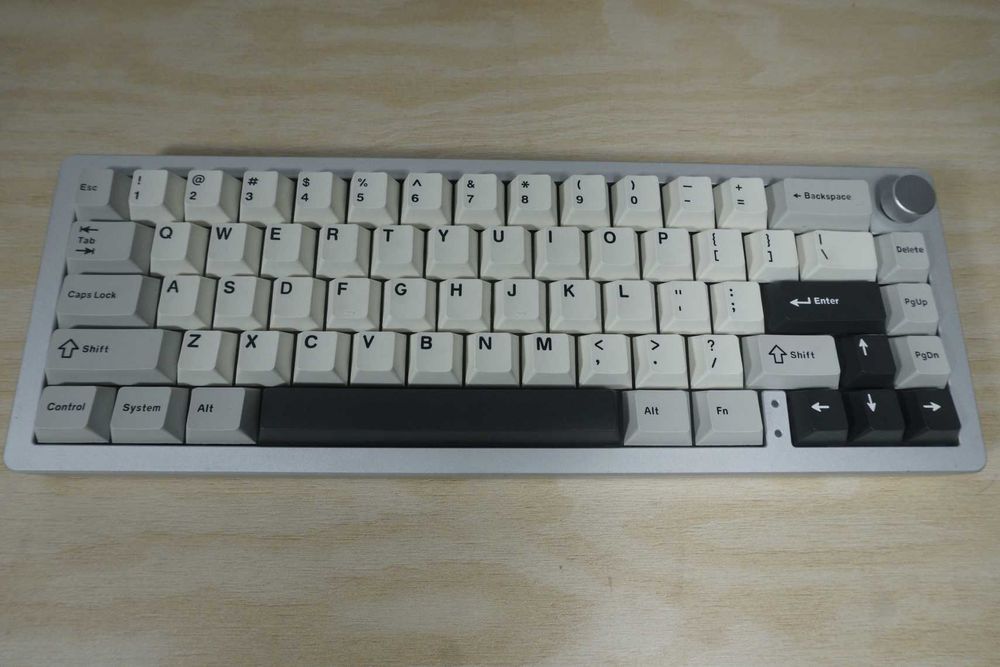 65% Безжична механична клавиатура Yunzii AL66 Изцяло метална Knob RGB