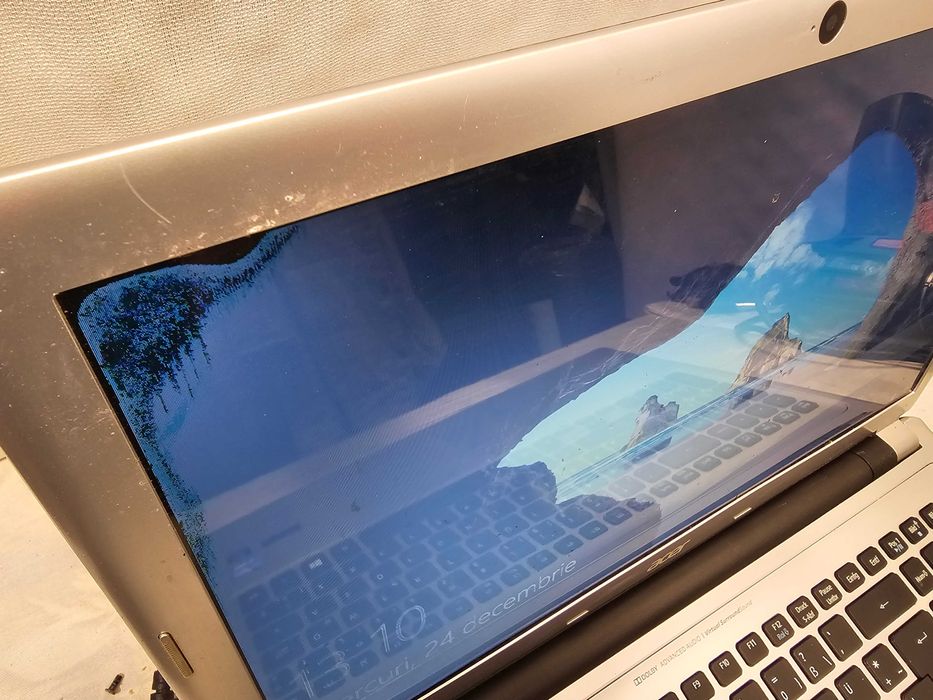 Laptop Acer v5-571 ms2361 i5 8gb ram gt620m video dez