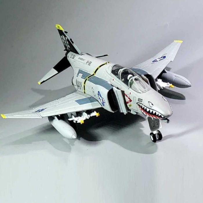 Macheta avion metalica F-4C Pirate Phantom II Navy 1:100 18cm