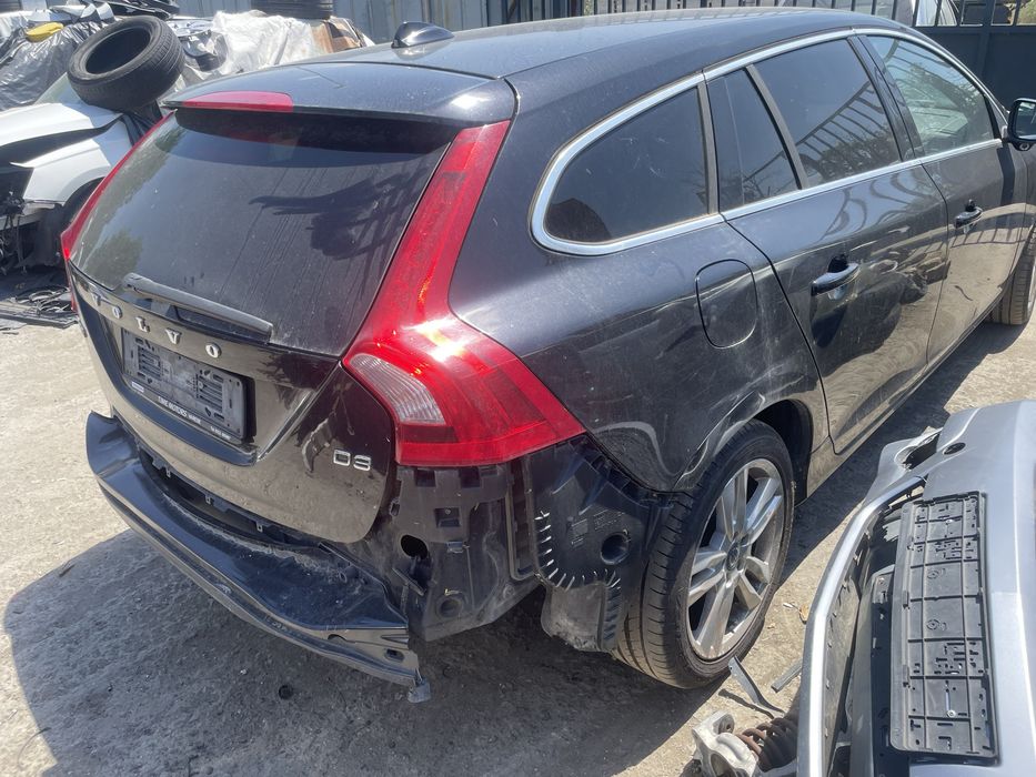 Volvo V60 на части