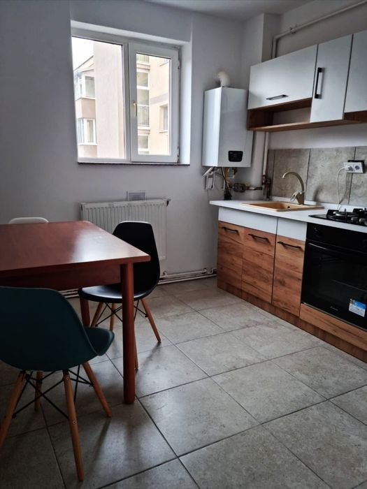 Inchiriez Apartament 2 camere ultracentral Pta Revolutiei