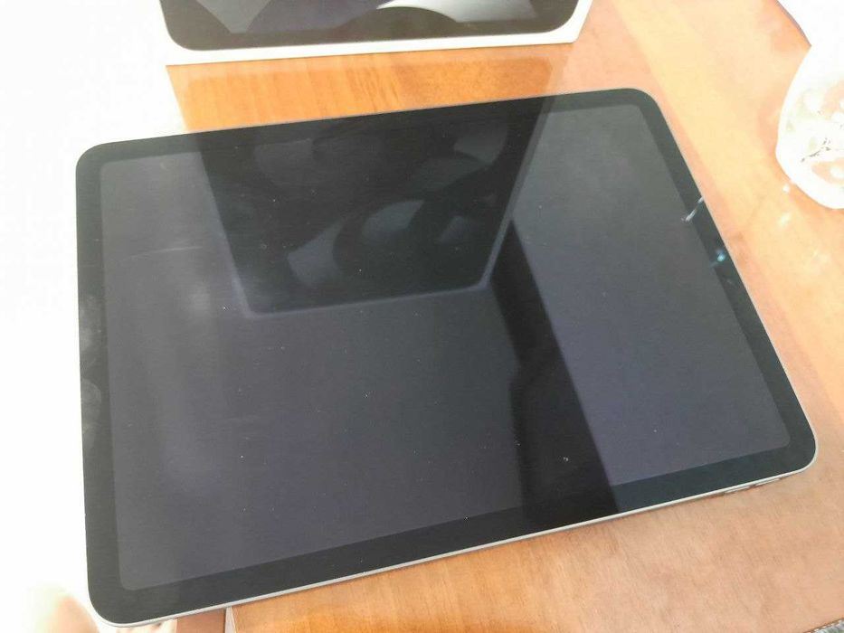 iPad Air (5th Generation) Wi-Fi