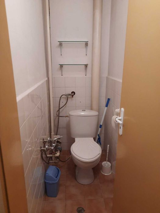 Дава се под наем Тристаен апартамент в Плевен, Идеален център - 70 кв.м за 306 € - Снимка #8