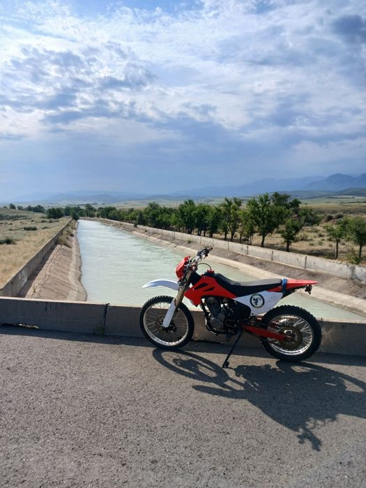 Мотоцикл эндуро 250