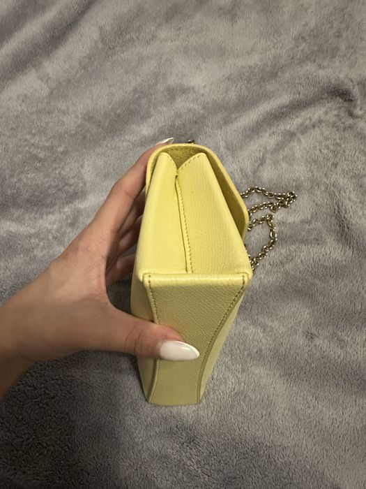 Жълта чанта furla