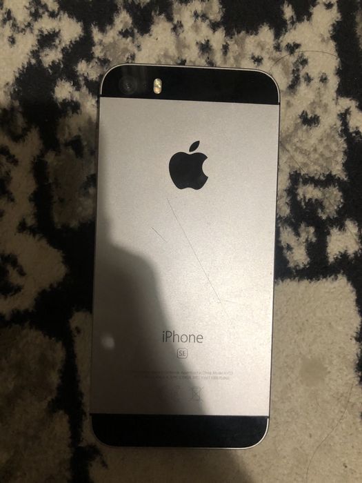 Продам айфон се 2016