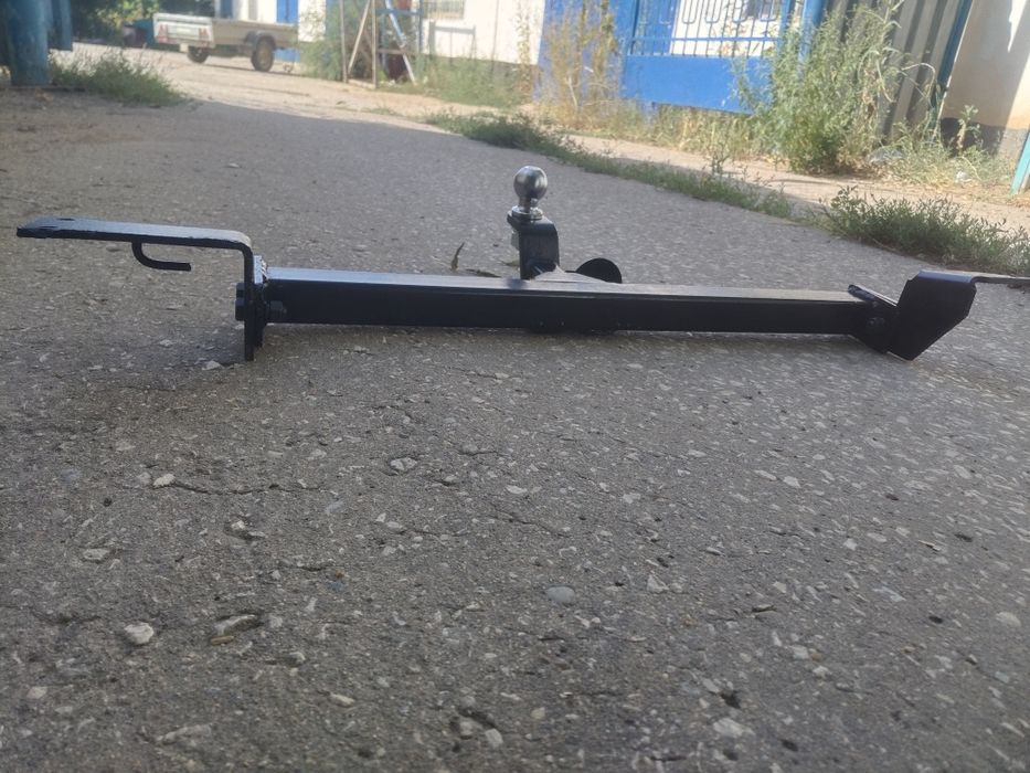 Фаркоп на тайота камри