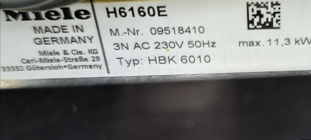 Фурна с котлони Miele H6160E - 76литра  с функция пара.