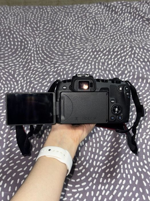 Камера  Canon Rp