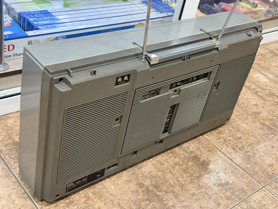 Sharp GF 777  Японская стереомагнитола 1982 года