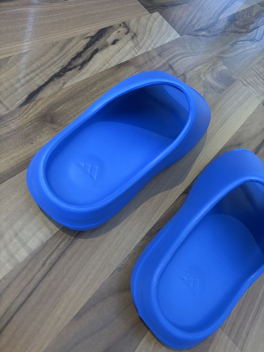 Yeezy Slides  43