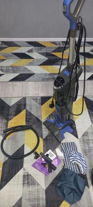 Пылесос вертикальный