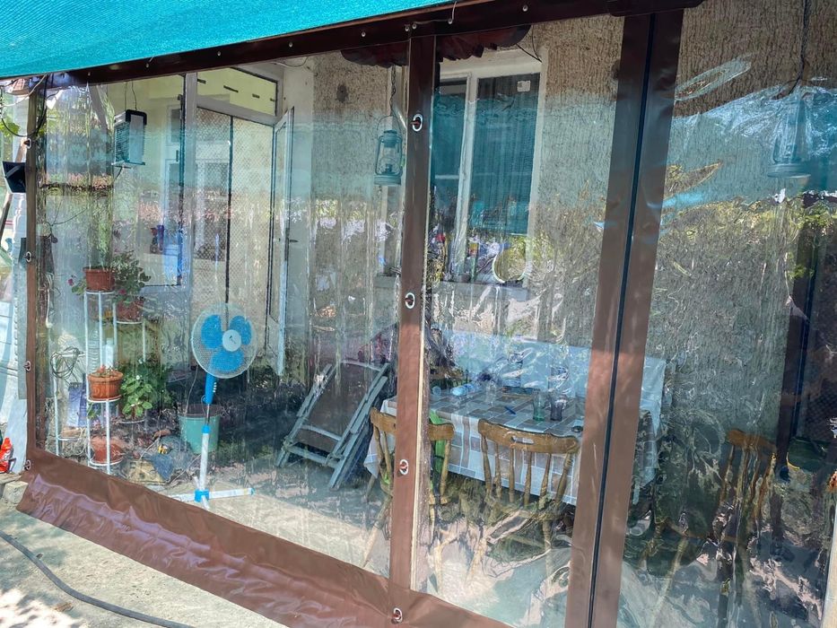 Ветроупорни завеси,тенти,покривала,сенници.