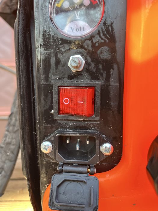 Акумулаторната градинска 16 литра