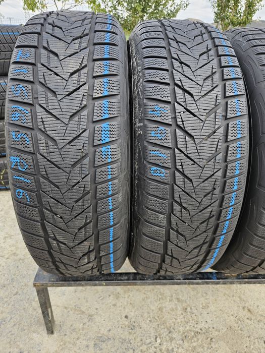 Vând anvelope iarna 215/65/16 215/65r16