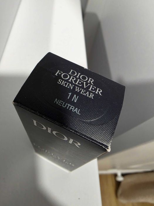 Фон дьо тен Dior