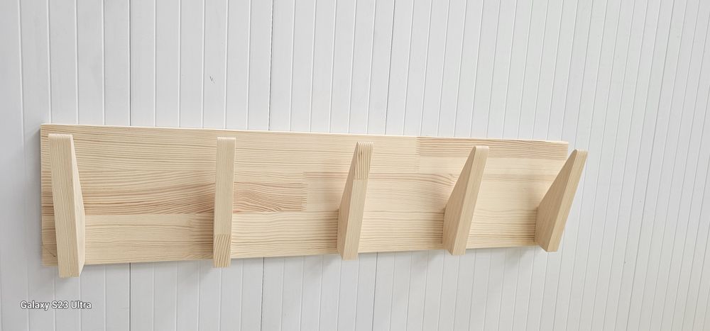 Oferta ! Cuier din lemn masiv de pin , 65 cm , 5 agatatori