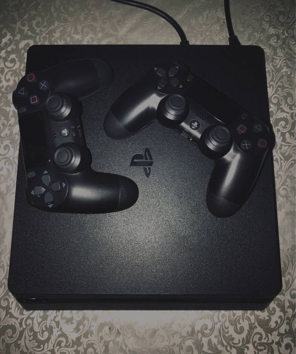 Продам плестейшн 4