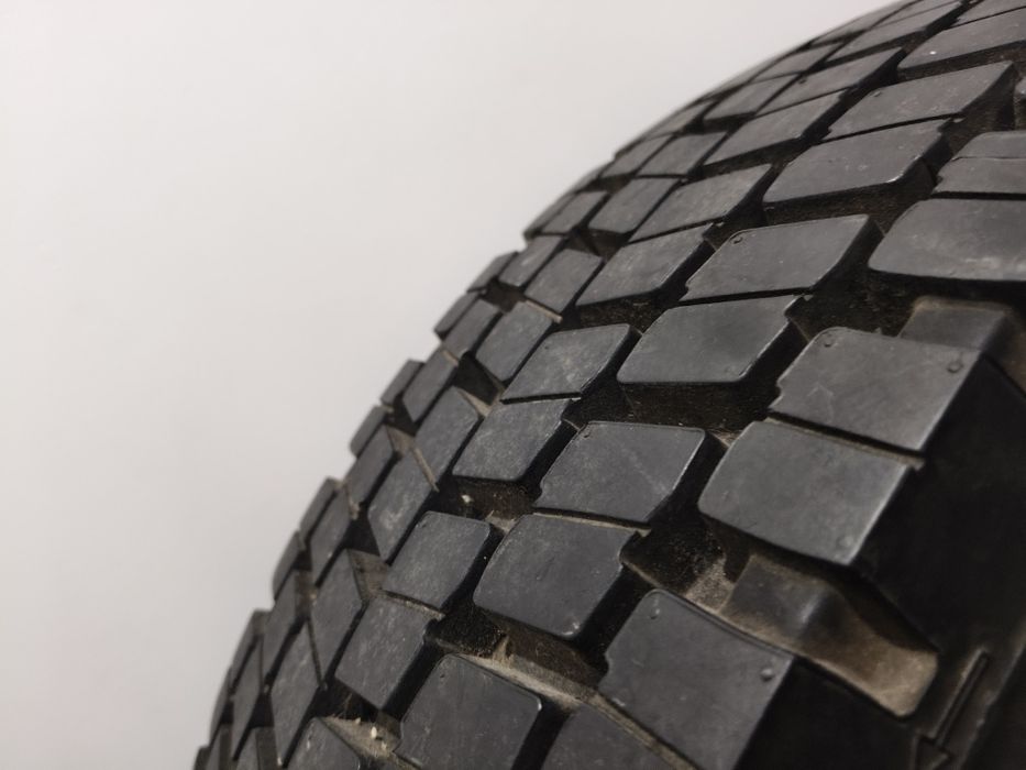 Yangi 2017-yil sotob olingan, taqilmagan