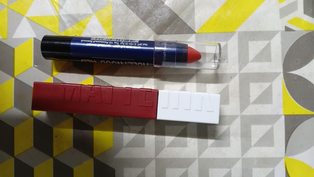 Продам помады матовые