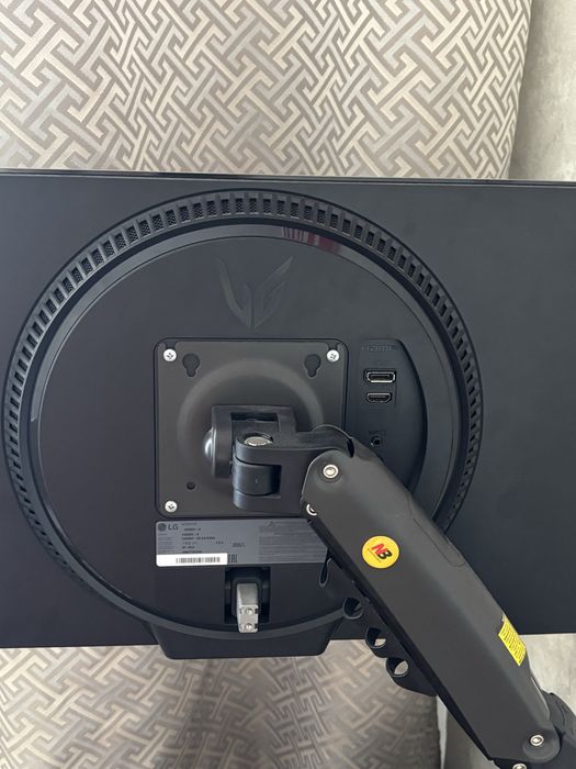 Монитор LG 180hz