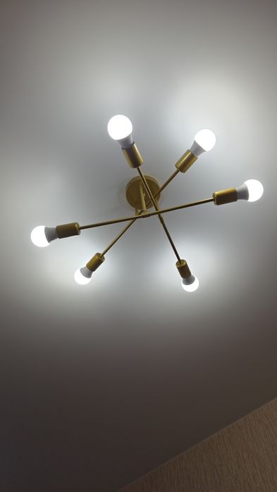 Продам люстры современные